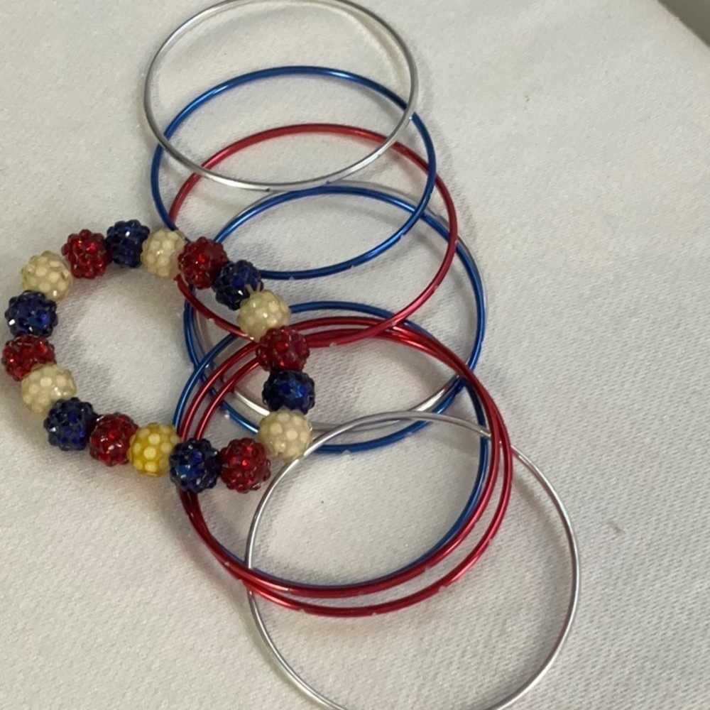 Bangles and Stretch - Picture 3 of 3